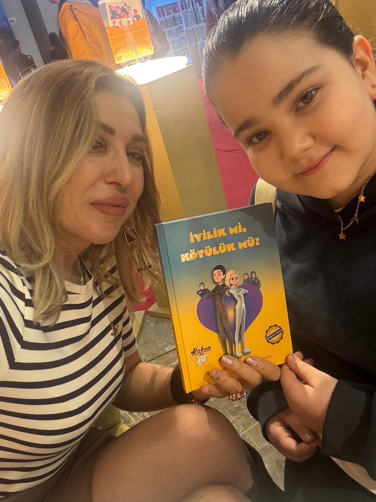 TÜYAP Kitap Fuarı İmza Günü - Ana Fotoğraf